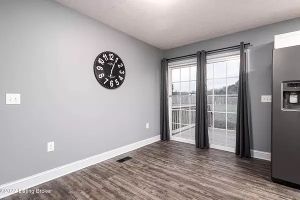 107 Hodge St, Charlestown, IN 47111