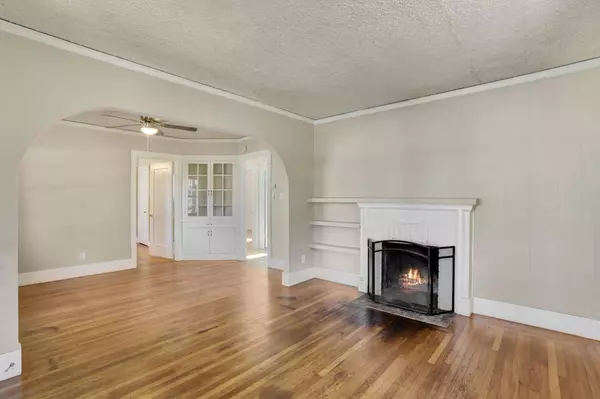 2172 7th AVE, Sacramento, CA 95818