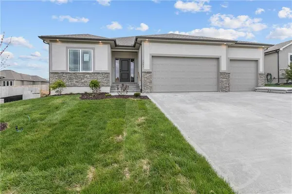 NW Crestwood Dr, Grain Valley, MO 64029