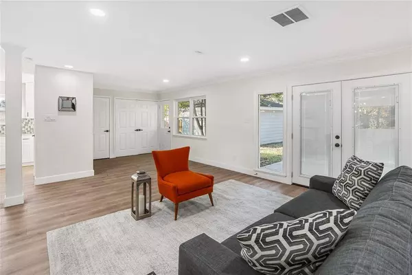 5262 Willowbend BLVD, Houston, TX 77096