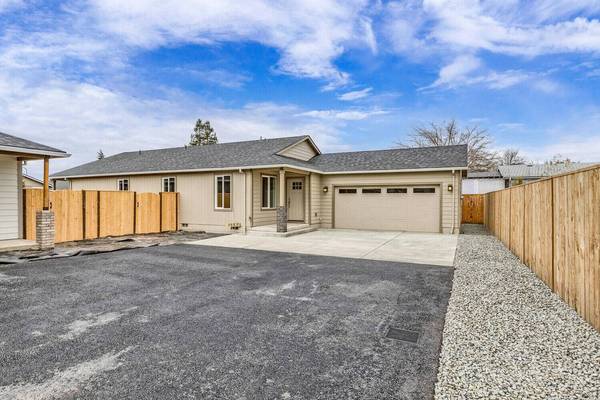 2567 Howard AVE, Medford, OR 97501