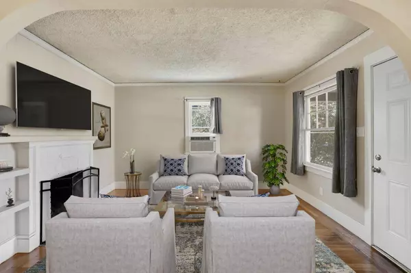 2172 7th AVE, Sacramento, CA 95818