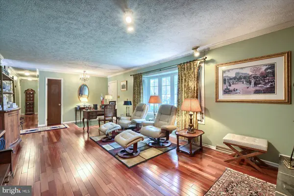 6601 CHAMBERS HILL RD, Harrisburg, PA 17111