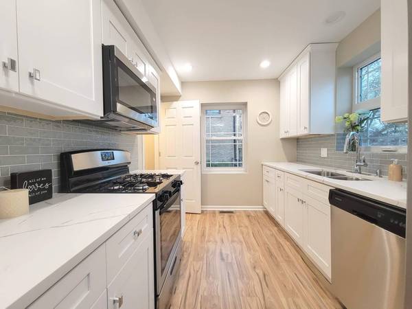 509 E End AVE, Hillside, IL 60162