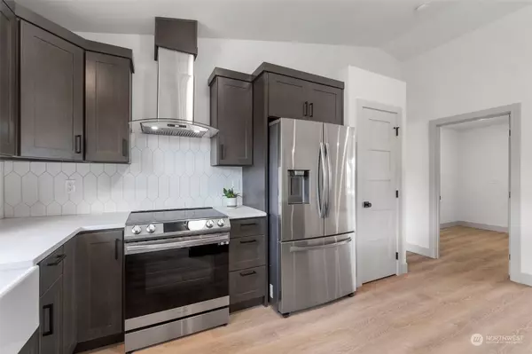 573 SW Ocean Shores Blvd, Ocean Shores, WA 98569