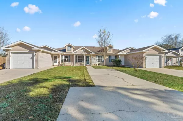 8082 Stonebrook Dr, Pensacola, FL 32514