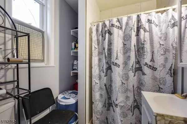 122 Highland Ave, Clifton City, NJ 07011