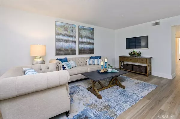 304 E Chestnut AVE #112, Santa Ana, CA 92701