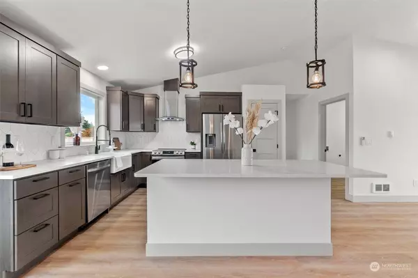 573 SW Ocean Shores Blvd, Ocean Shores, WA 98569