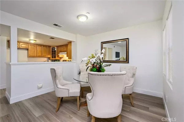 304 E Chestnut AVE #112, Santa Ana, CA 92701