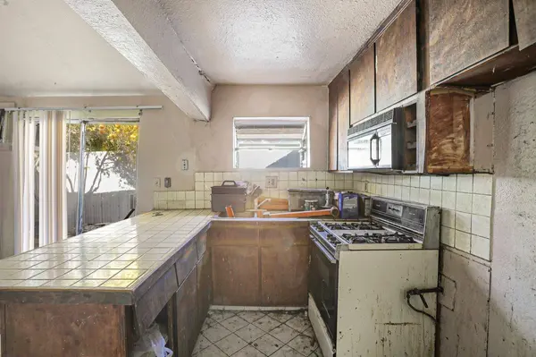 3957 28th ST, Sacramento, CA 95820