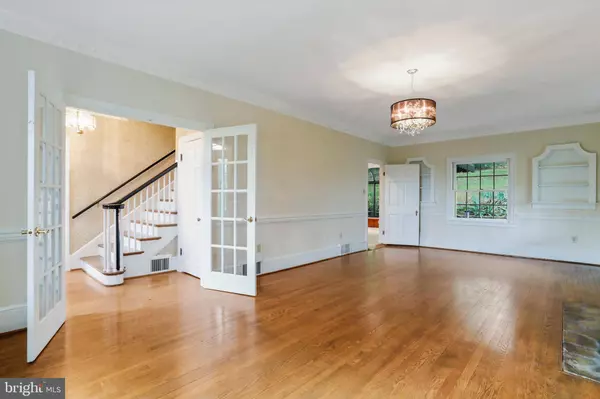 1019 OAKMONT DR, Front Royal, VA 22630