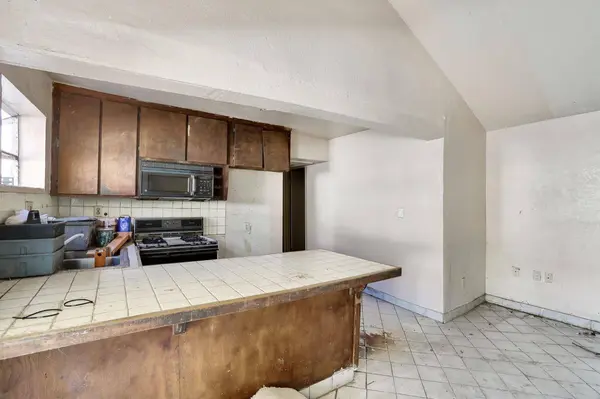 3957 28th ST, Sacramento, CA 95820