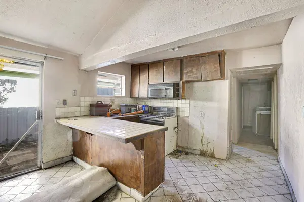 3957 28th ST, Sacramento, CA 95820