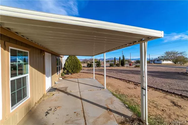 6087 W Chino DR, Golden Valley, AZ 86413