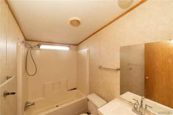 6087 W Chino DR, Golden Valley, AZ 86413