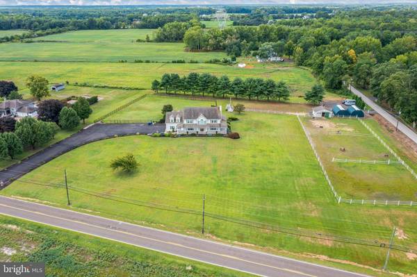 261 RED LION RD, Southampton, NJ 08088