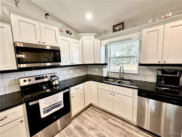 577 W Homeway LOOP, Citrus Springs, FL 34434