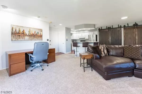 48 Sam Bonnell Dr, Union Twp., NJ 08809