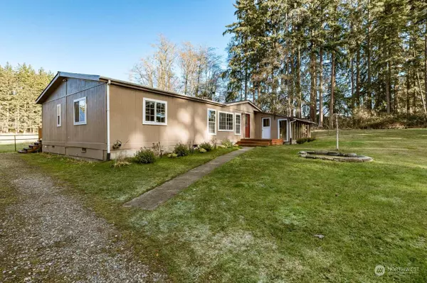 2974 Champion LN, Oak Harbor, WA 98277