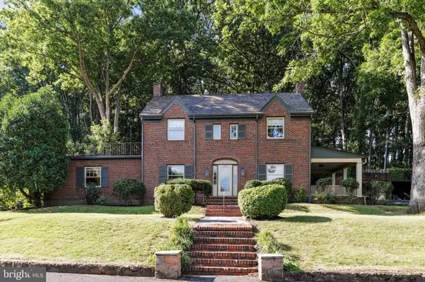 1019 OAKMONT DR, Front Royal, VA 22630