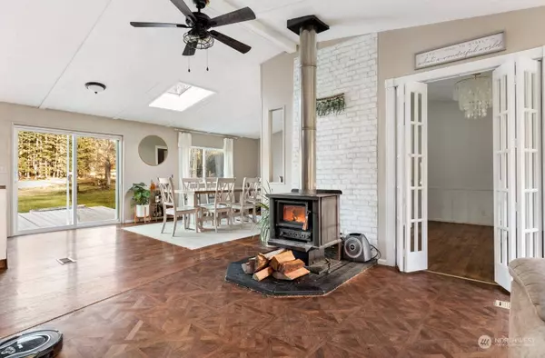 2974 Champion LN, Oak Harbor, WA 98277