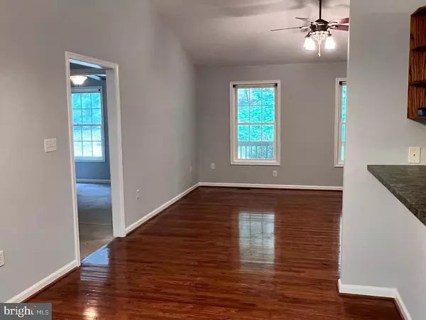 819 WILDERNESS RD, Linden, VA 22642