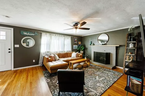 40 Jasper St, Haverhill, MA 01830