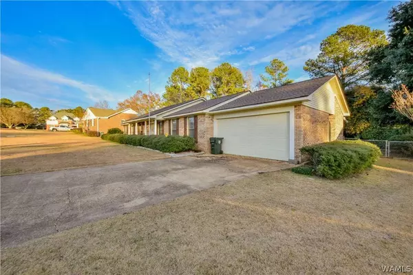 5841 WOODLAND FORREST DR, Tuscaloosa, AL 35405