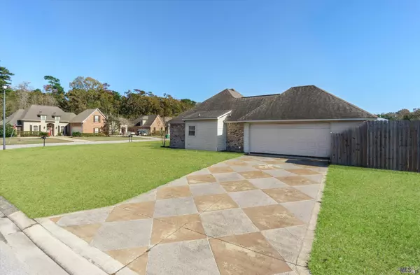 11422 JUBAN PARC AVE, Denham Springs, LA 70726