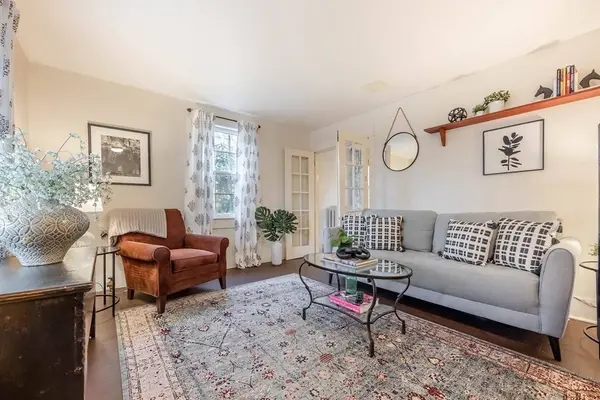 81 Center St, Andover, MA 01810