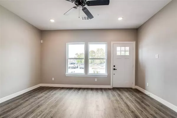 5262 Ella #701, Houston, TX 77018