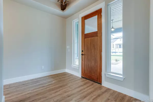 109 Juniper Pt, La Vernia, TX 78121