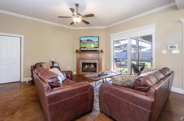 11422 JUBAN PARC AVE, Denham Springs, LA 70726