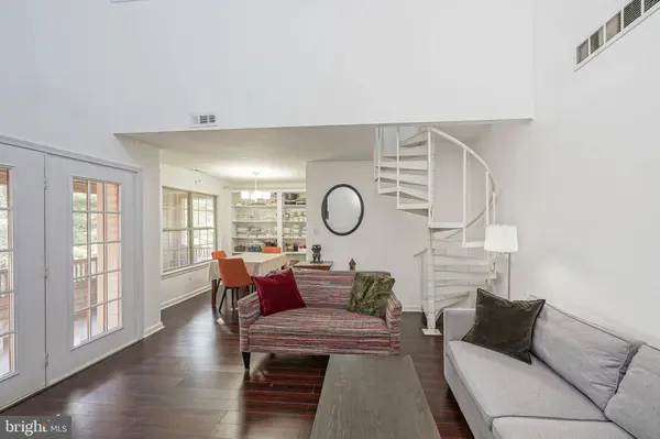 399 TAVISTOCK, Cherry Hill, NJ 08034