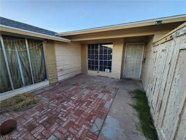4732 El Tesoro Avenue, Las Vegas, NV 89121