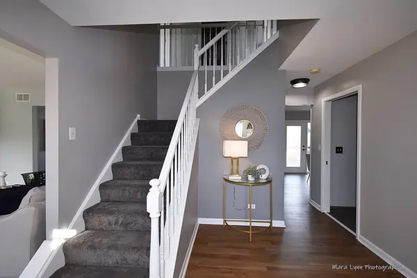 284 Fox Chase N Drive, Oswego, IL 60543