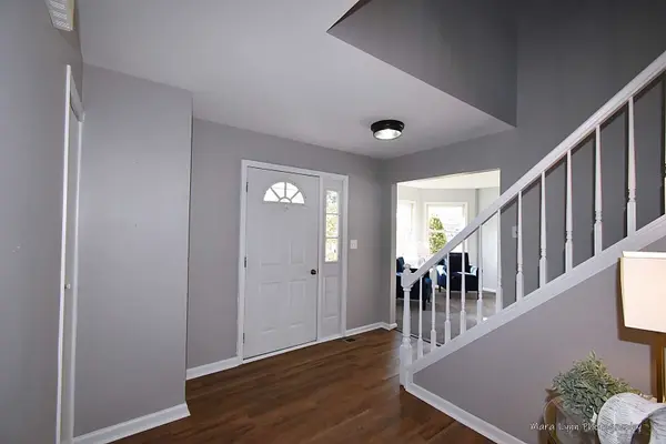 284 Fox Chase N Drive, Oswego, IL 60543