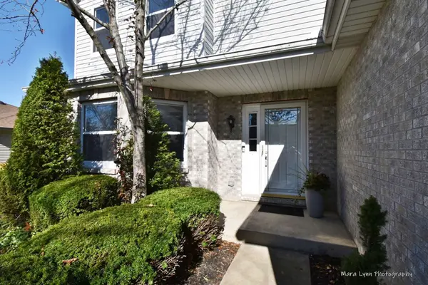 284 Fox Chase N Drive, Oswego, IL 60543