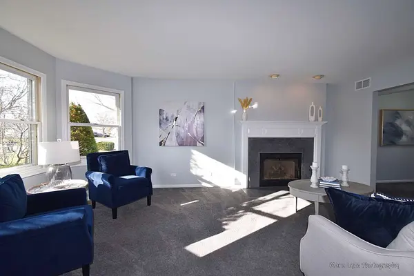 284 Fox Chase N Drive, Oswego, IL 60543