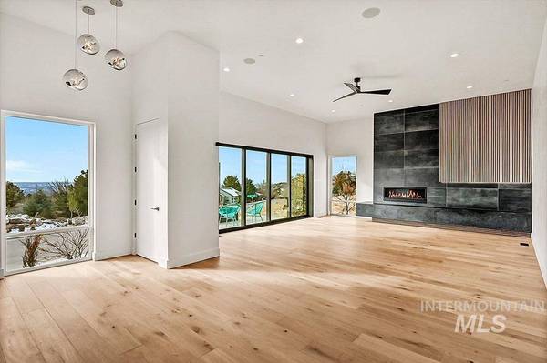 1558 S Trent Point Way, Boise, ID 83712