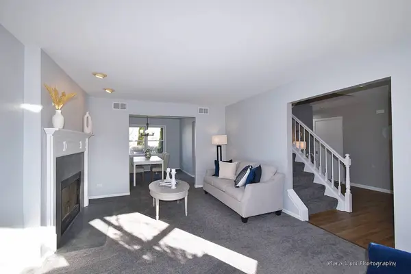 284 Fox Chase N Drive, Oswego, IL 60543