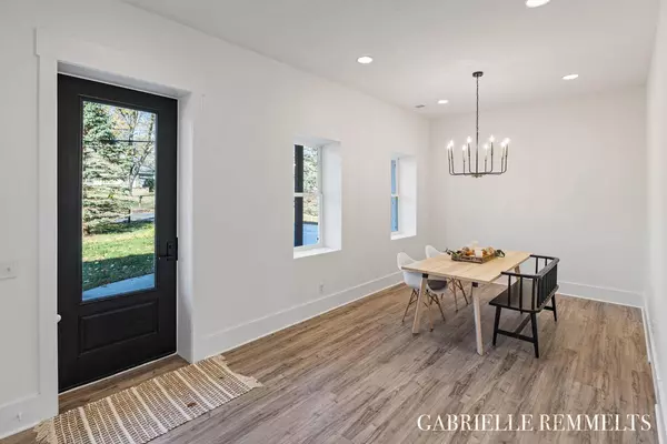 3678 Fuller NE Avenue, Grand Rapids, MI 49525