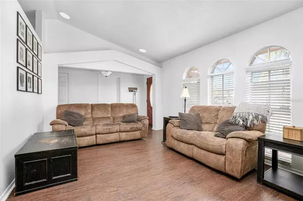 648 ALEXANDER AVE, Deltona, FL 32725