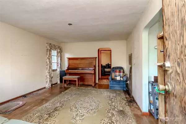 2992 Harris RD SE, Port Orchard, WA 98366