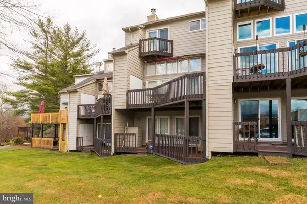 25 RIDGE, Basye, VA 22810