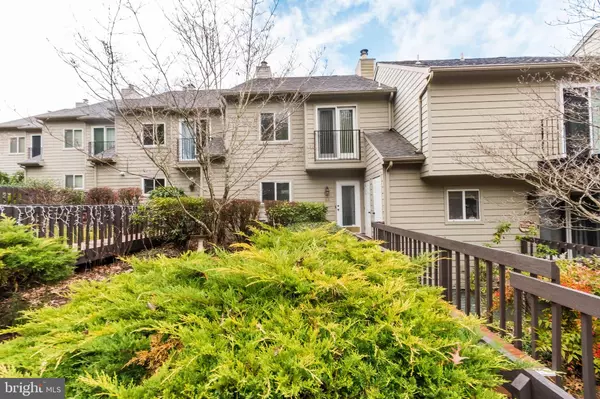 25 RIDGE, Basye, VA 22810