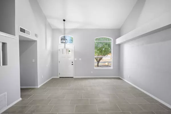 660 Milton Henry Avenue, El Paso, TX 79932