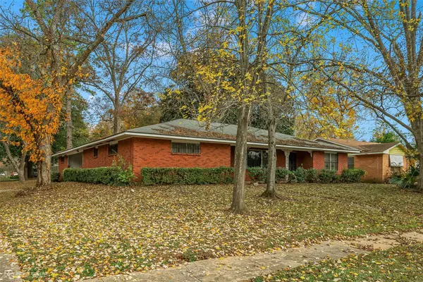 3001 W Cavett Drive, Shreveport, LA 71104