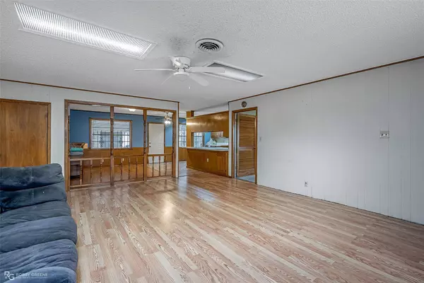 3001 W Cavett Drive, Shreveport, LA 71104